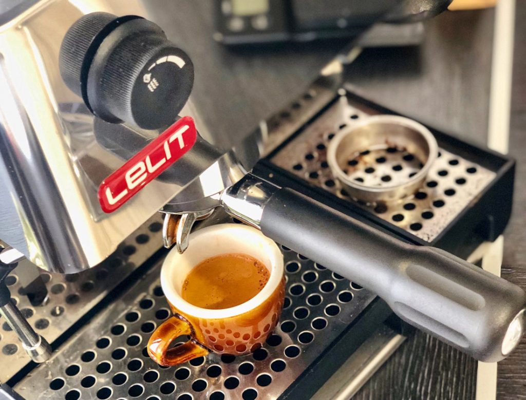 Pákový kávovar, espresso