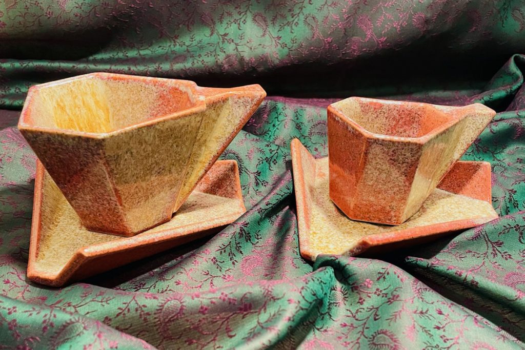šálky na kávu, úžitková keramika
