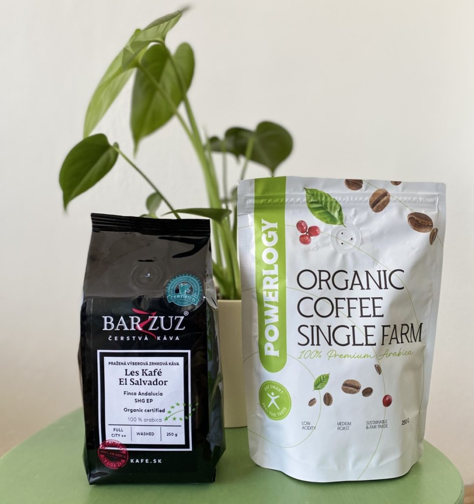 kávy Barzzuz a Powerlogy