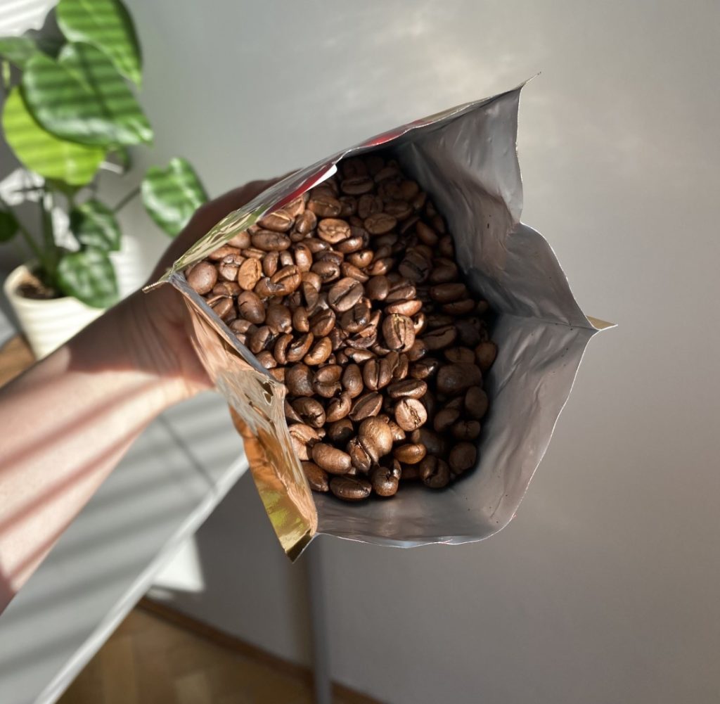 Popradská káva Crema Espresso - pohľad na zrná