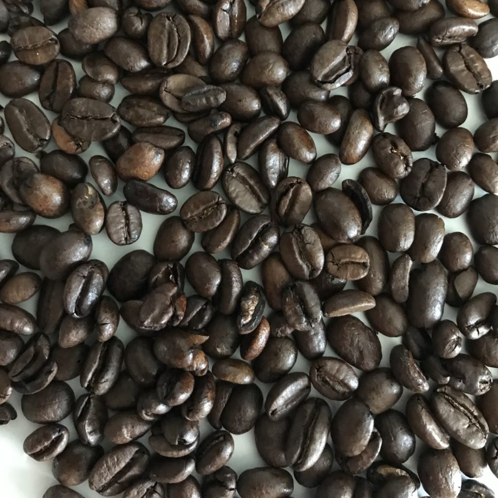 Popradská káva Extra špeciál - pohľad na zrná