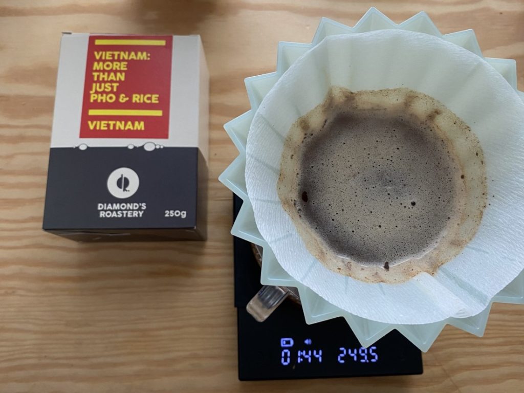 Vietnam od Diamonds Roastery - príprava filtrovanej kávy