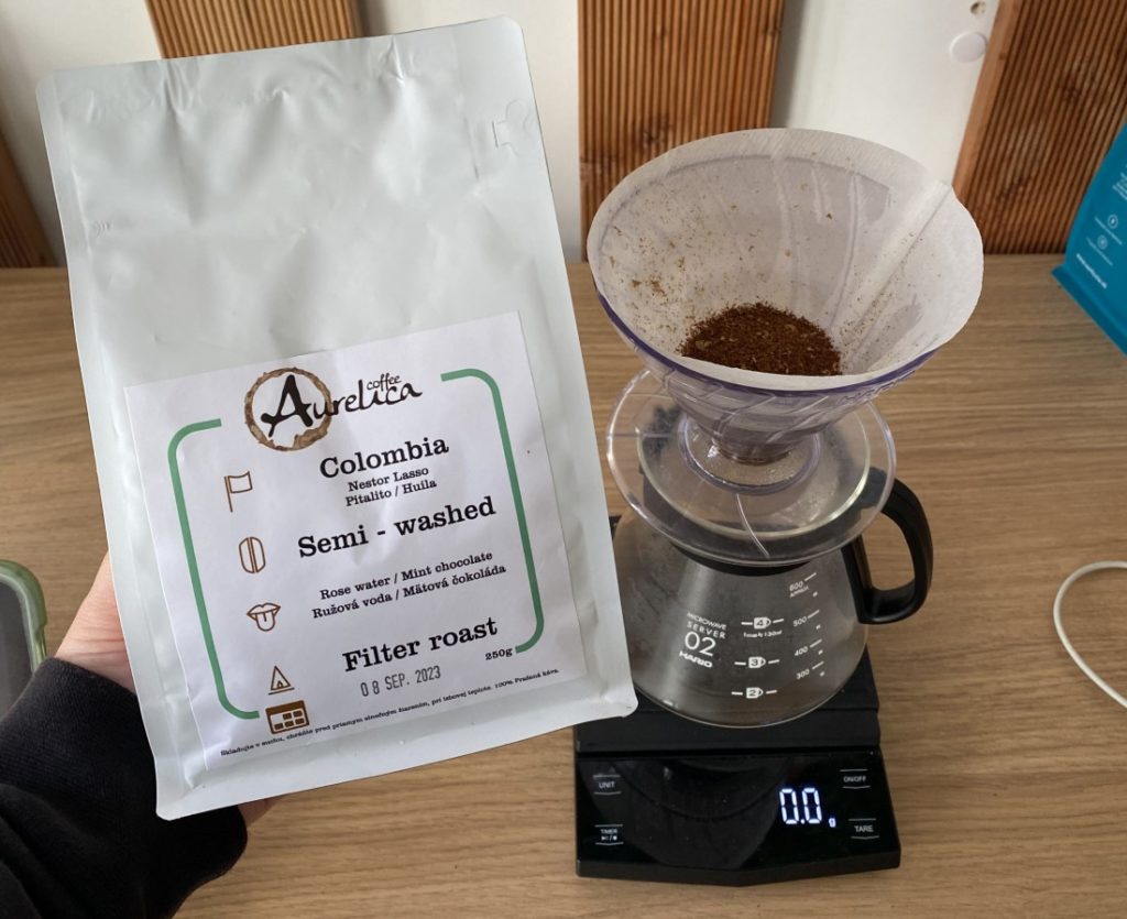 Aurelica - Colombia Nestor Lasso - príprava filtrovanej kávy
