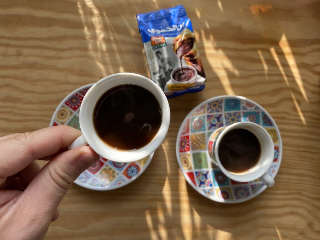 arabská káva v šálkach - Hamwi Café