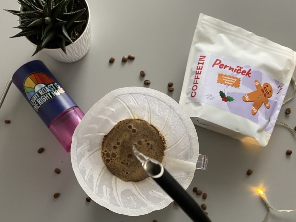 Perníček od Coffeeinu - príprava filtrovanej kávy