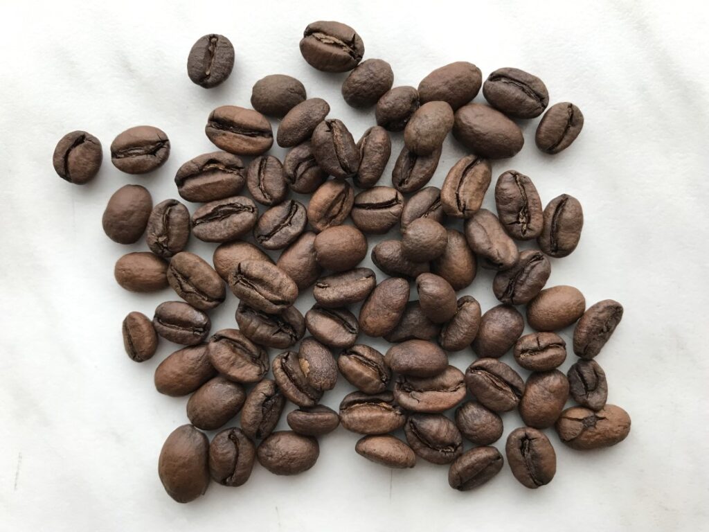 recenzia Etiópie Mundayo od Frišnej kávy - pohľad na zrná