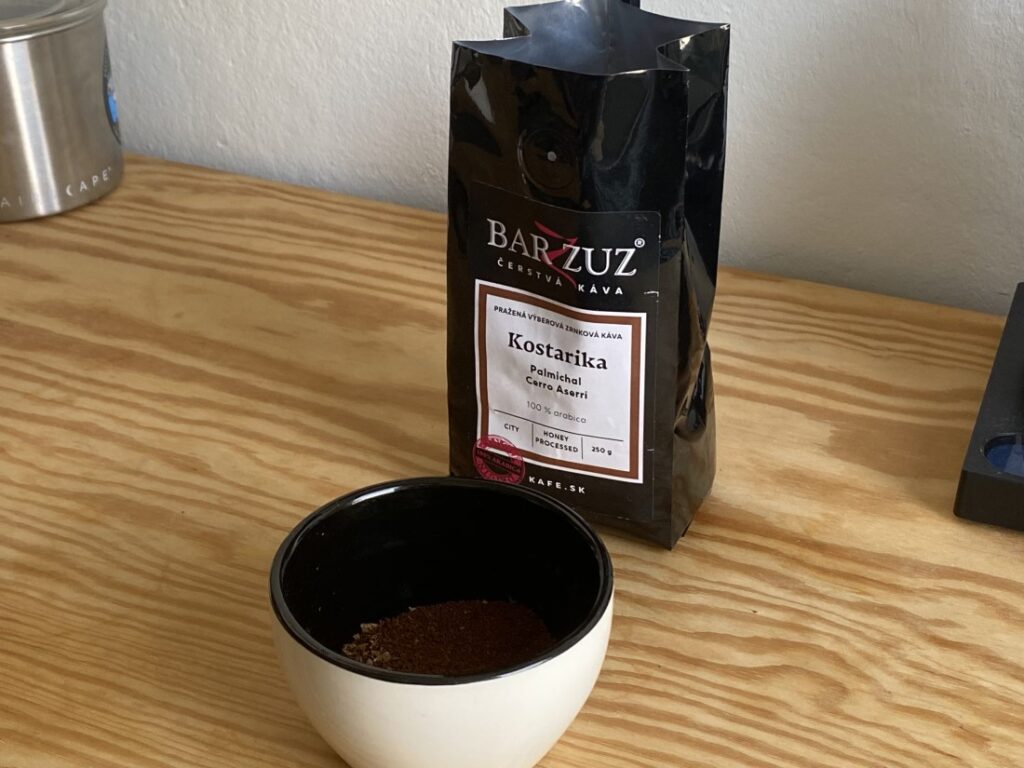 Barzzuz Kostarika Palmichal - mletá káva v cuppingovej miske