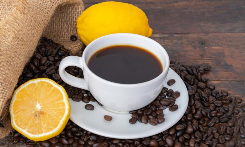 káva s citrónom