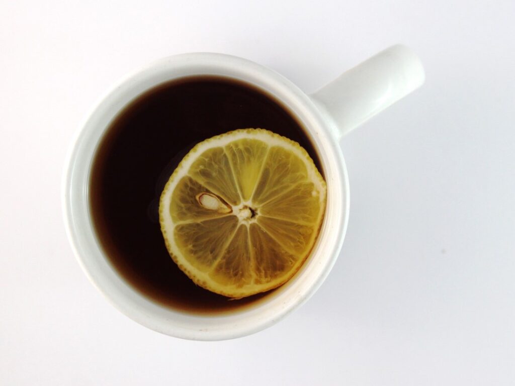 pomáha káva s citrónom chudnúť