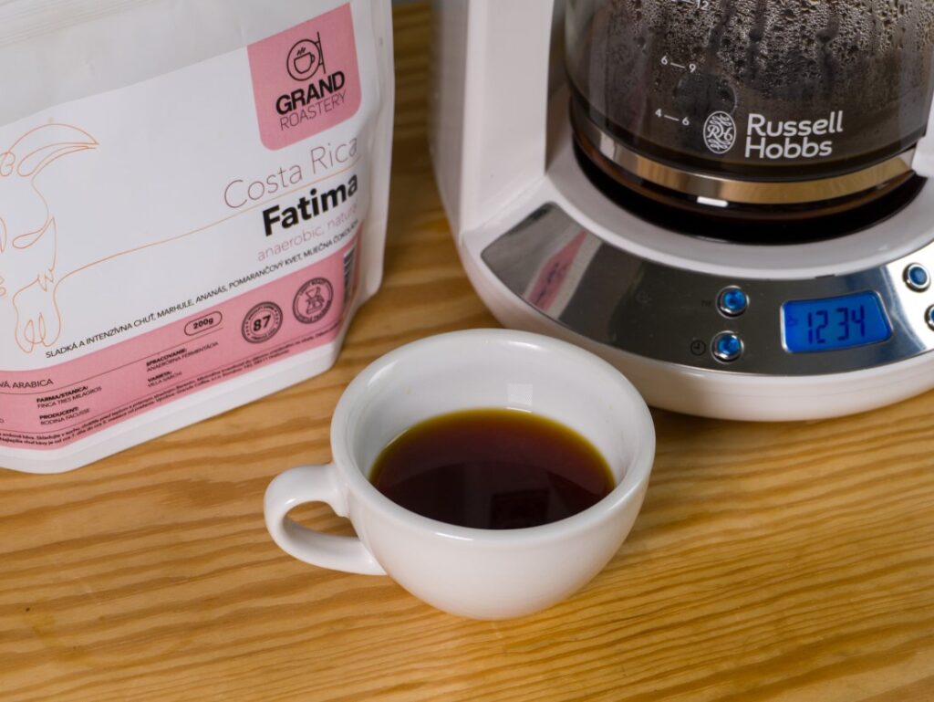 batch brew pripravené cez prekvapkávací kávovar Russell Hobbs - Costa Rica Fatima z Grand Roastery