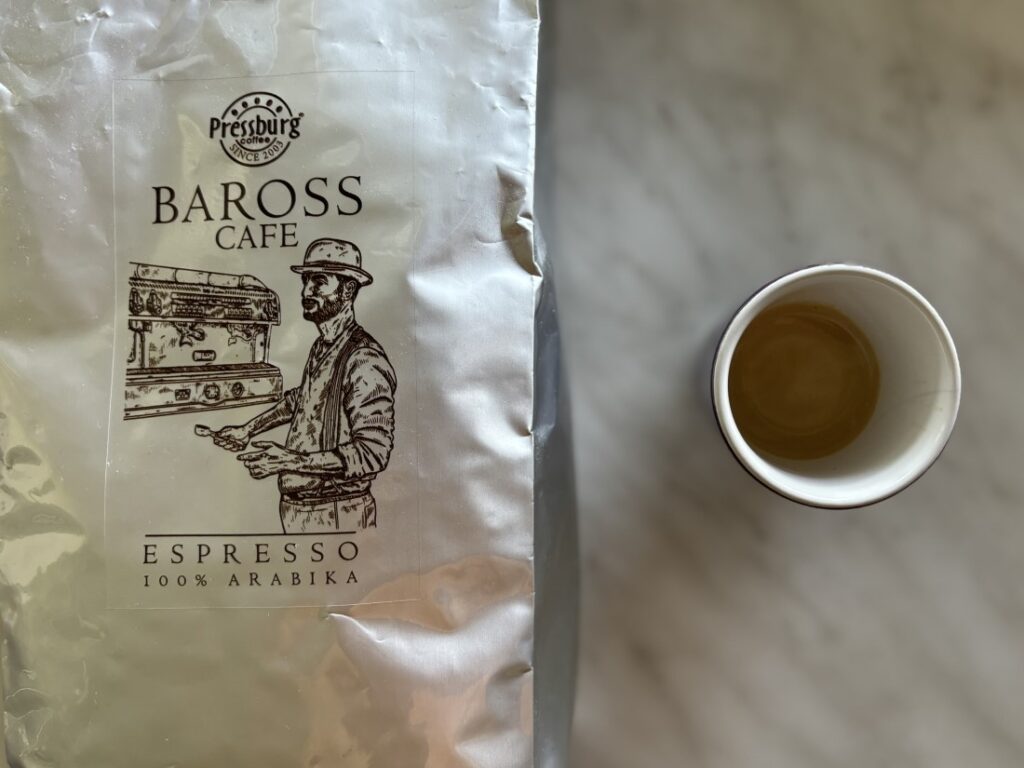 Baross Cafe od Pressburg Coffee - obal a espresso