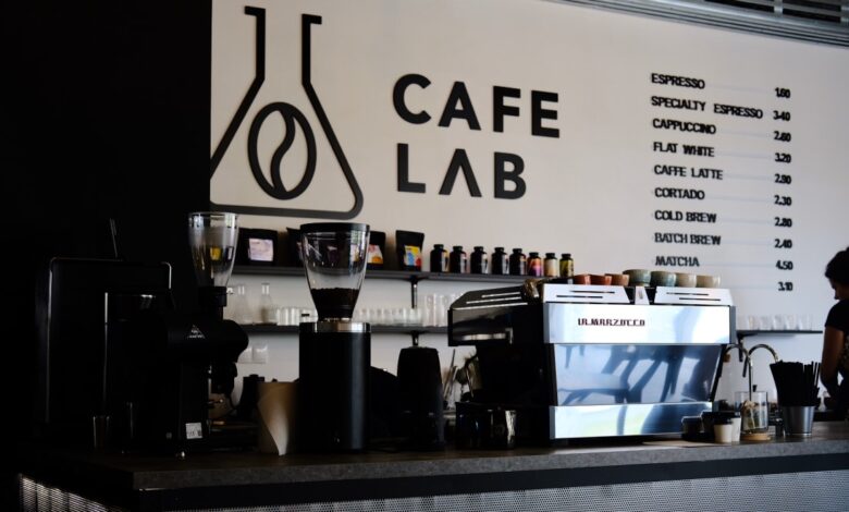 Cafe Lab - pohľad na bar