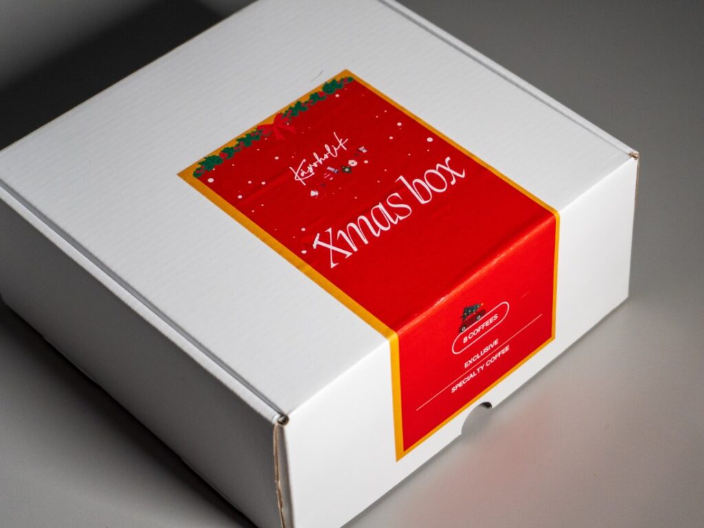 KÁVOHOLIK Exclusive Xmas Box - balenie