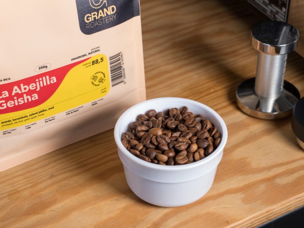 Kostarika La Abejilla Geisha od Grand Roastery - zrná