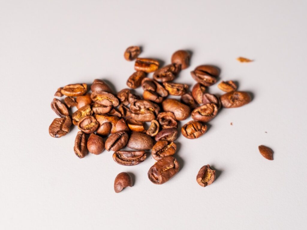 Future Coffee Dubai - mechanicky poškodené zrná