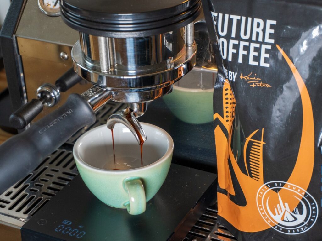 Future Coffee Dubai - príprava espressa