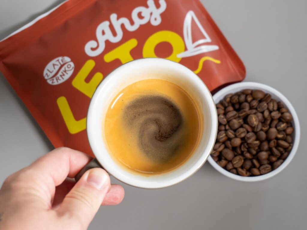 Ahoj Leto od Zlaté Zrnko - hotové espresso