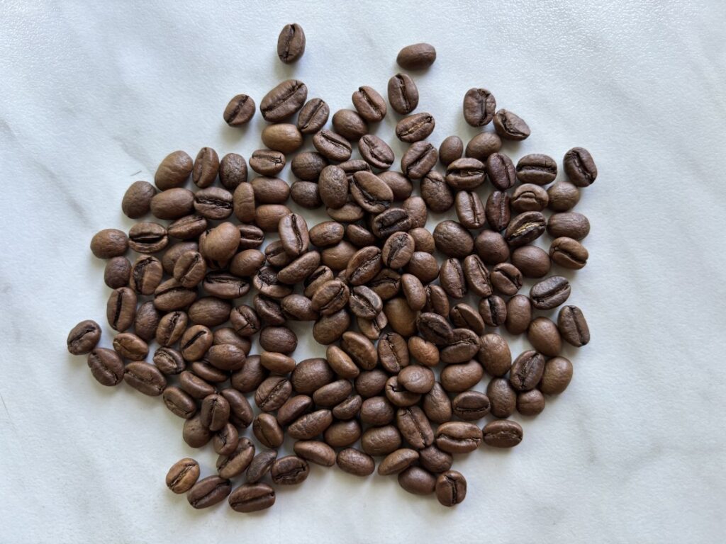 tajomná káva od Habesh Coffee - pohľad na zrná