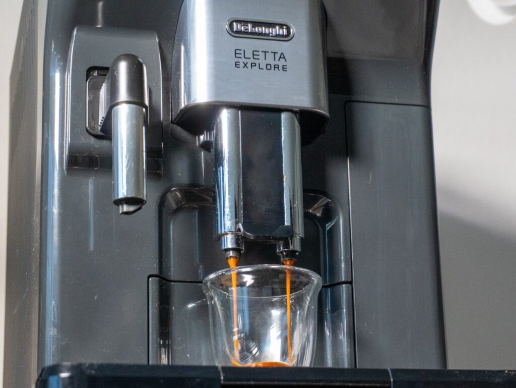 DeLonghi Eletta Explore - príprava espressa