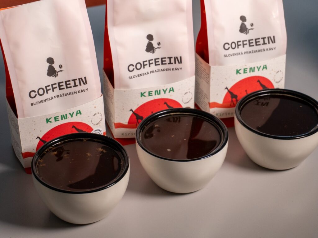 Kenya Kirinyaga Kii od COFFEEIN - tri praženia - cuppovanie