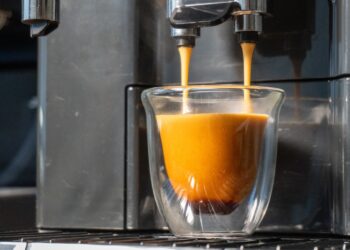 crema na espresse pripravenom na DeLonghi Eletta Explore