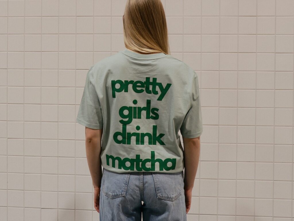 Matchiareň - pretty girls drink matcha