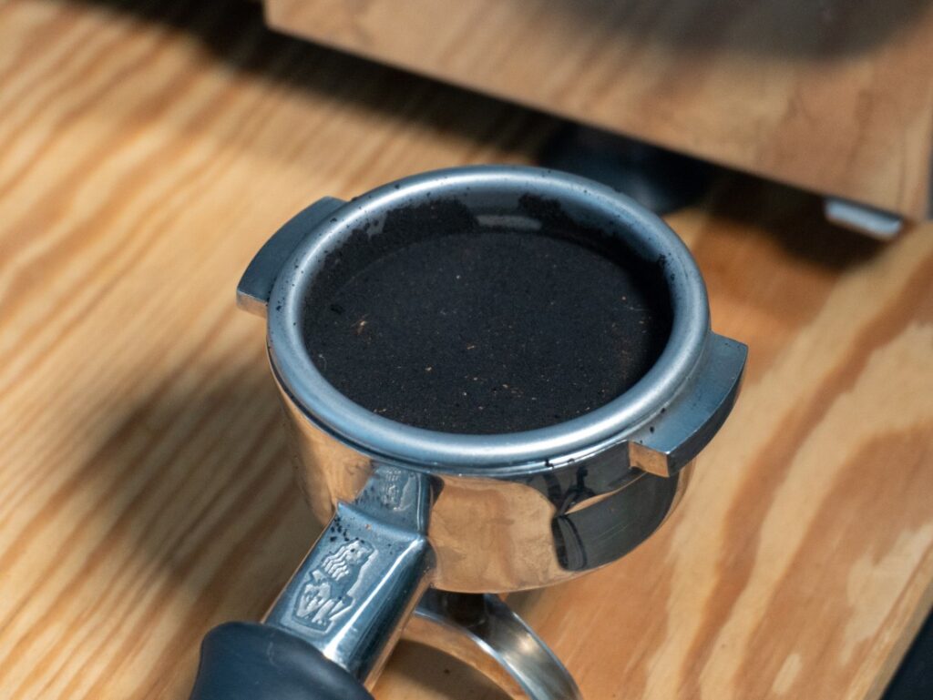 nejtmavěji pražená káva v páce