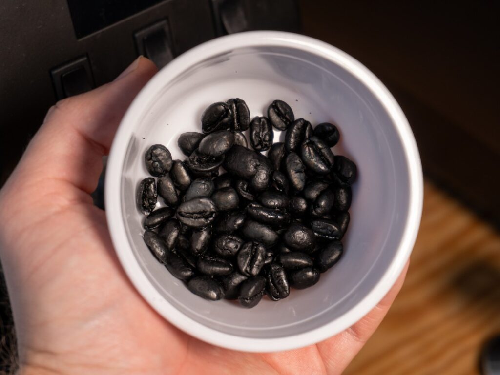nejtmavěji pražená káva - zrno