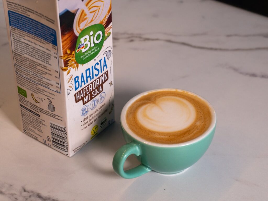 test alternatívnych baristických rastlinných mliek - dmBIO Barista - cappuccino