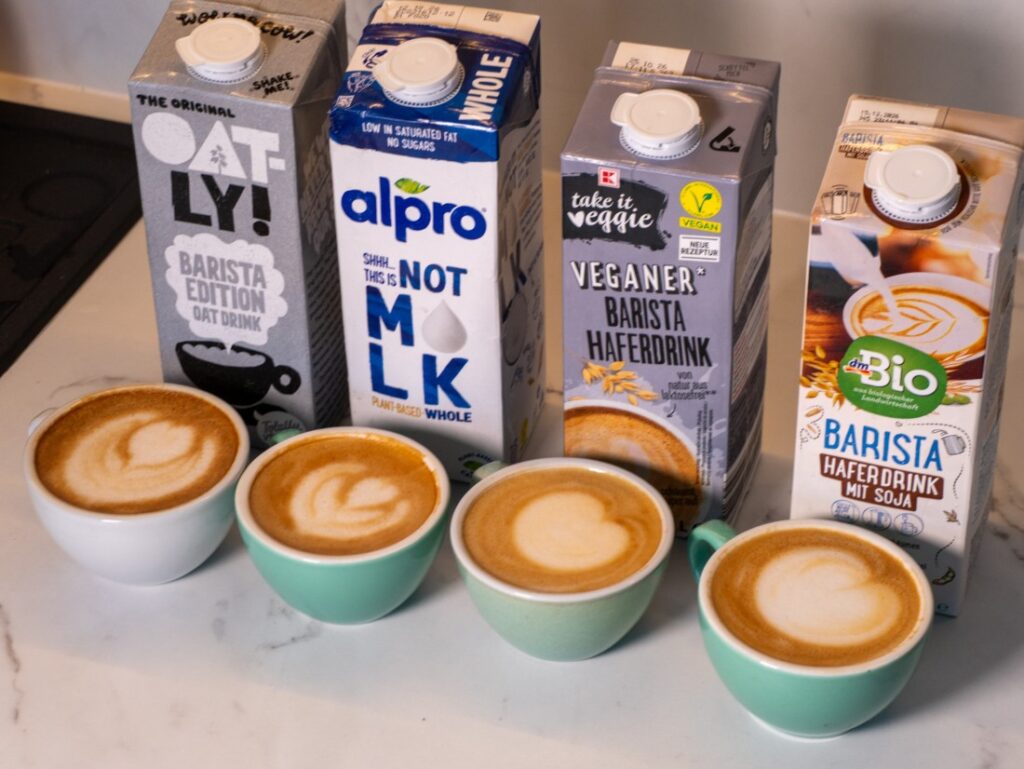 test alternatívnych baristických rastlinných mliek - mlieka a cappuccina