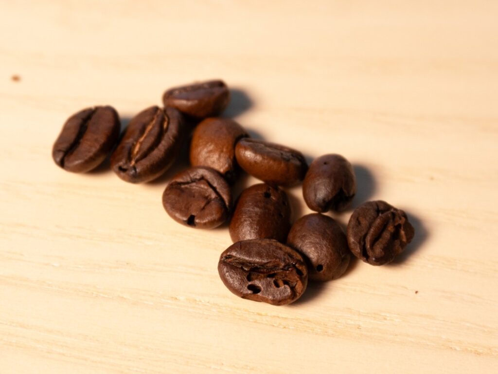 Dallmayr Home Barista Espresso Intenso - zrno napadnuté škodcom