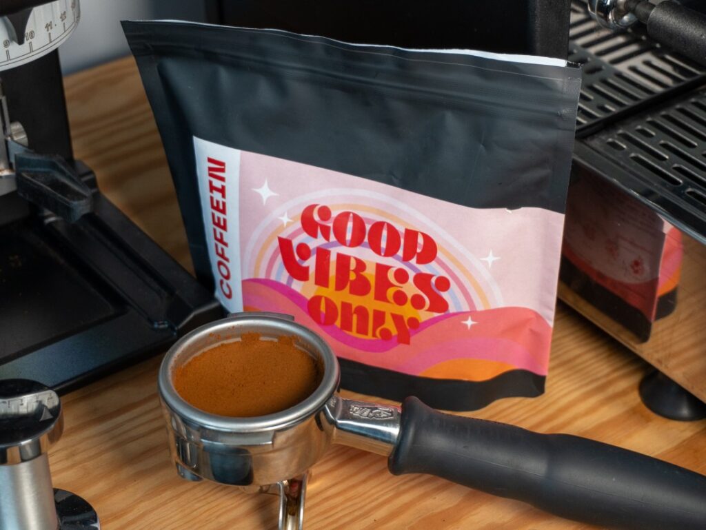 Good Vibes Only od COFFEEIN - utampovaná káva v páke