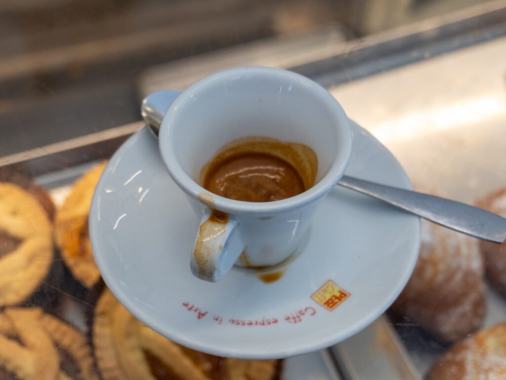 Caffé Moreno - zašpinená šálka