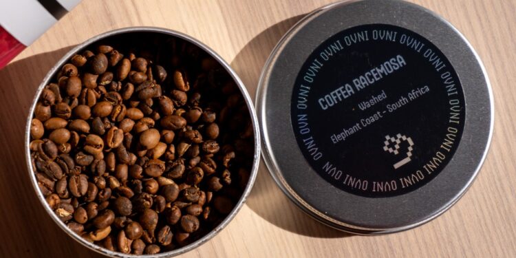 Coffea Racemosa od Ovni - otvorený obal