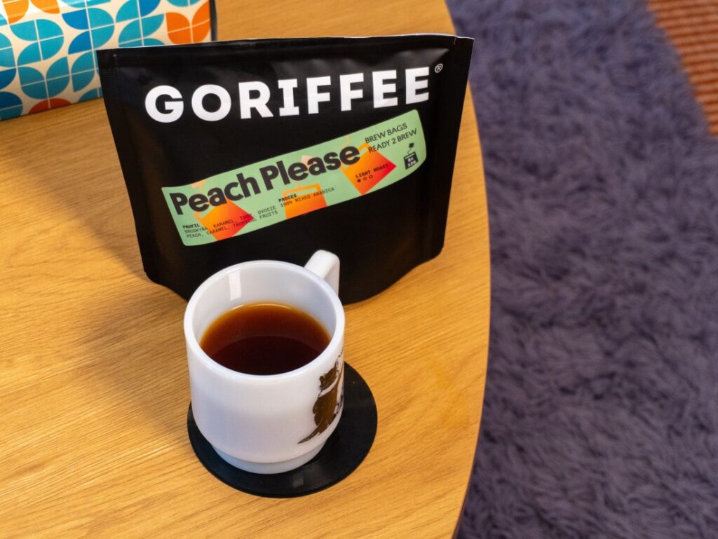 káva Peach Please pripravená z brew bags od Goriffee