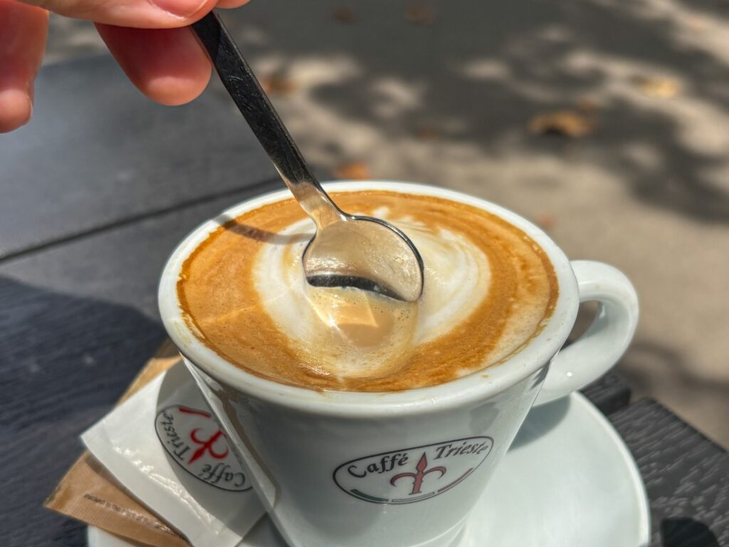 Caffé Trieste - mikropena na cappuccine