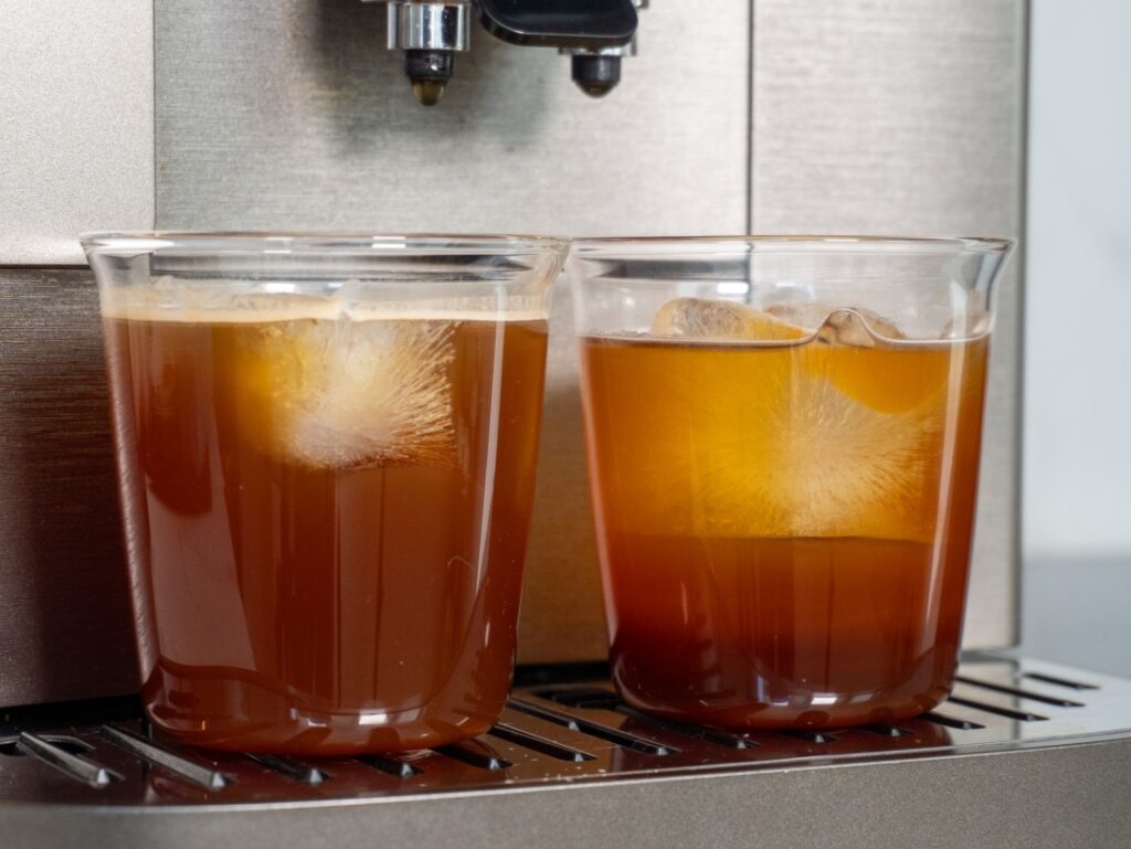 Iced Americano a Cold Brew - DeLonghi Magnifica Duo