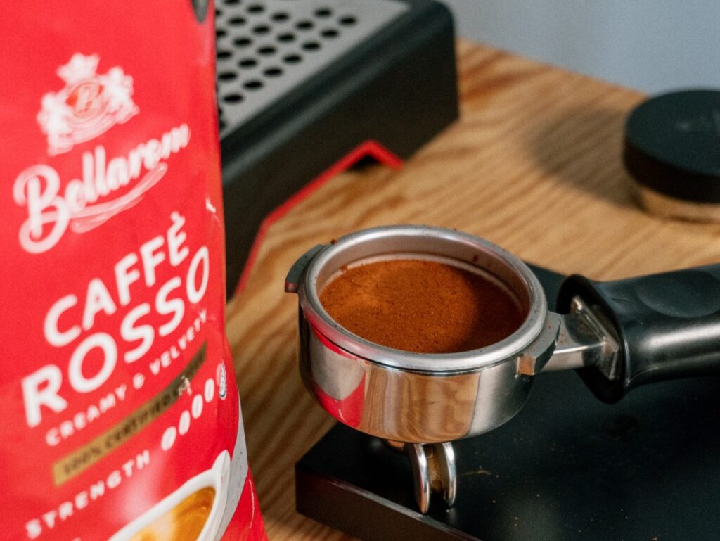 Bellarom Caffé Rosso - utampovaná káva