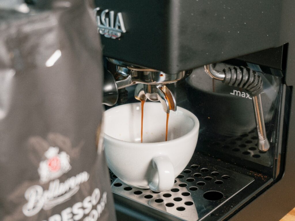 Bellarom Espresso Extra Dark Roast - espresso tečie do šálky