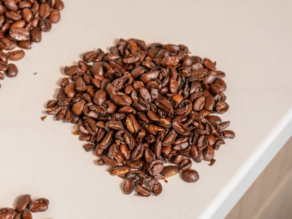 Bellarom Espresso Extra Dark Roast - mechanicky poškodené zrno