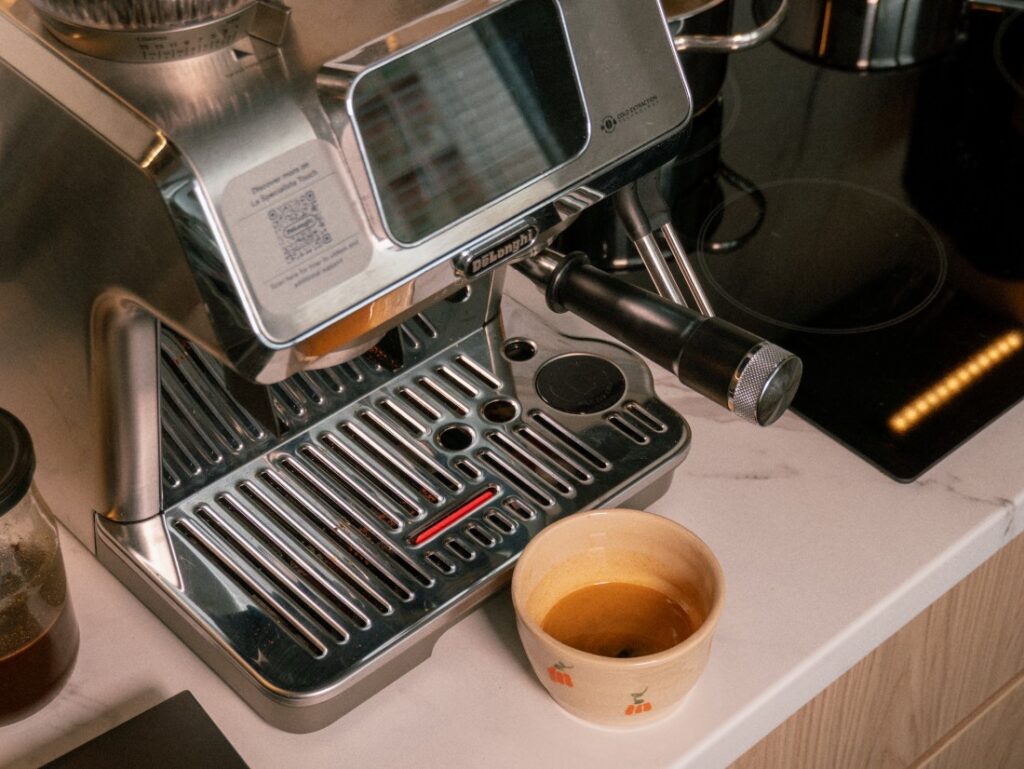 DeLonghi La Specialista Touch - príprava espressa