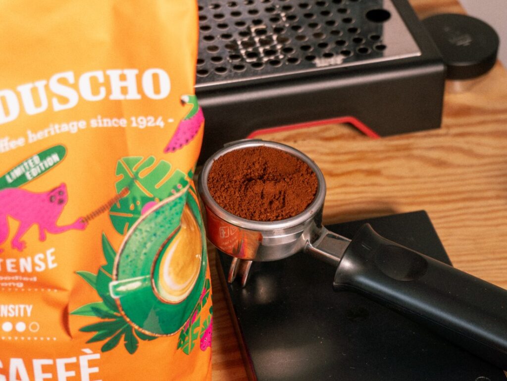 Eduscho Caffé Crema - mletá káva v páke