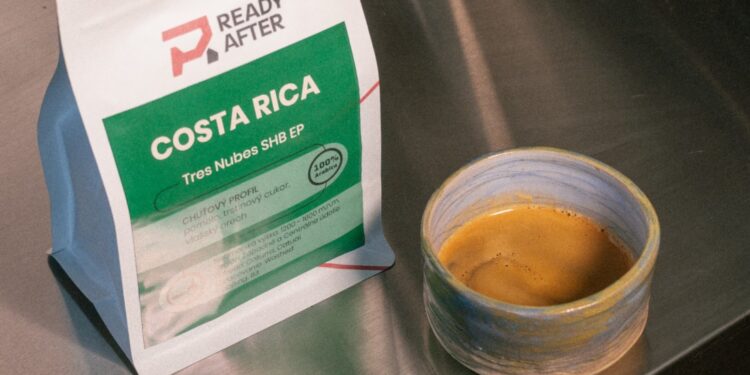 Costa Rica Tres Nubes od READY AFTER