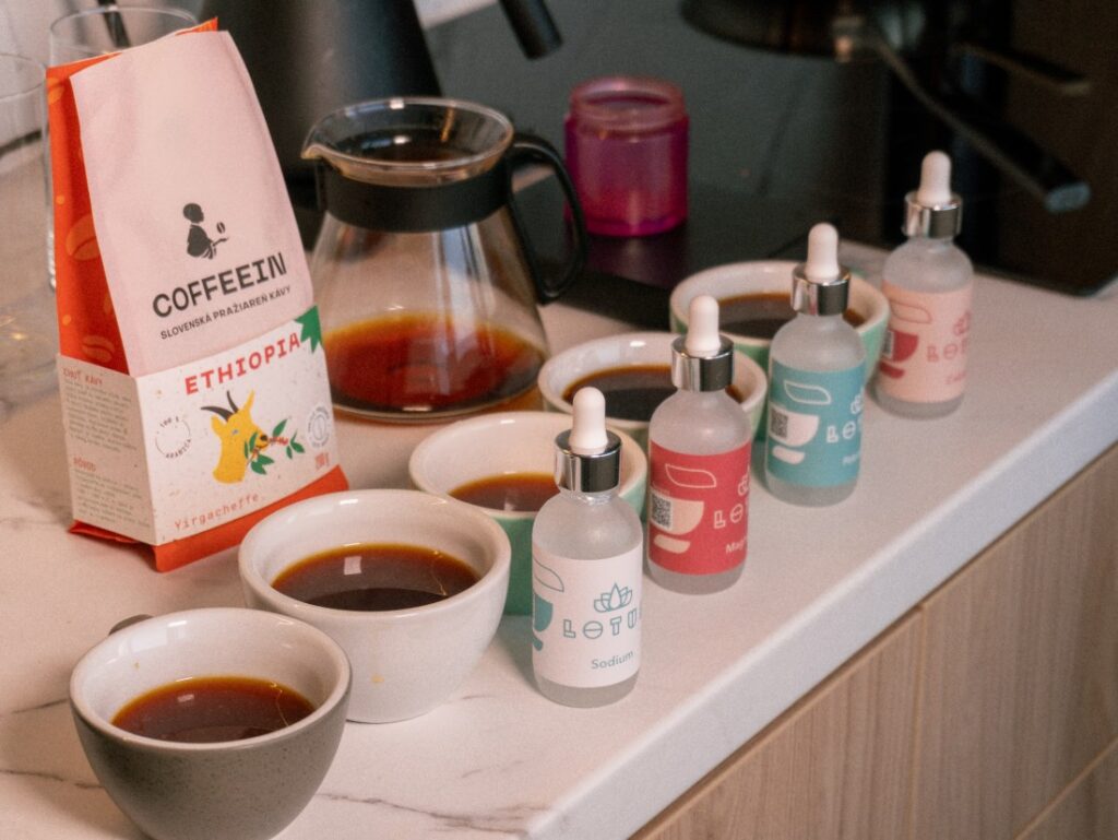 experiment s vodou - kvapky Lotus a Ethiopia Yirgacheffe od COFFEEIN
